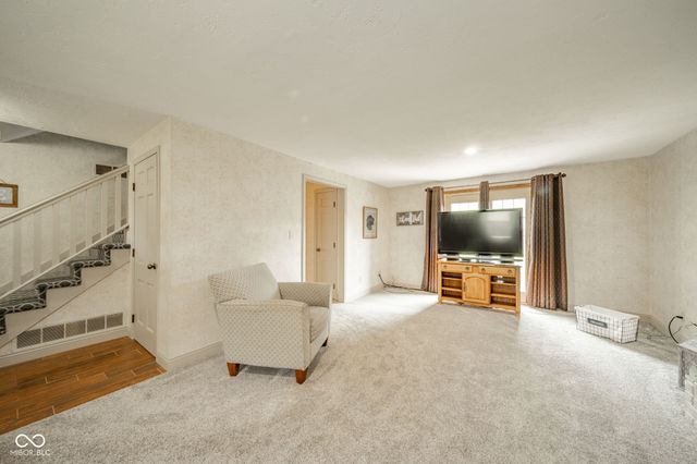27 S Lansdown Way, Anderson, IN 46012