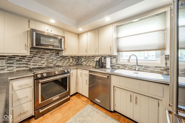 27 S Lansdown Way, Anderson, IN 46012