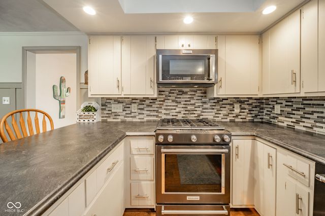27 S Lansdown Way, Anderson, IN 46012