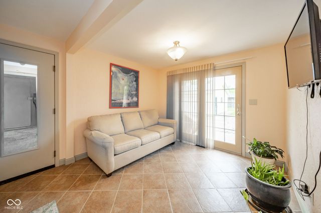 27 S Lansdown Way, Anderson, IN 46012
