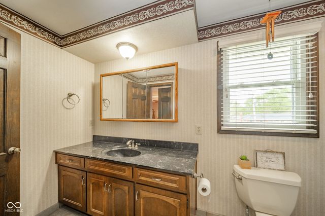 27 S Lansdown Way, Anderson, IN 46012