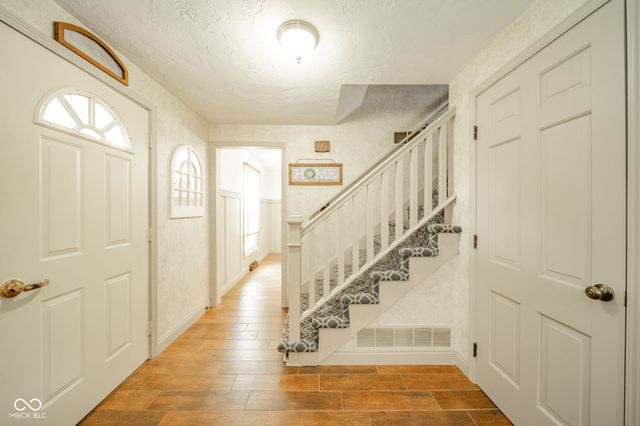27 S Lansdown Way, Anderson, IN 46012