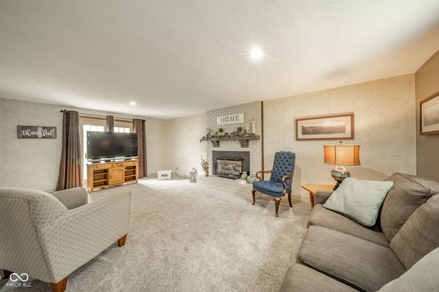 27 S Lansdown Way, Anderson, IN 46012