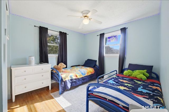 8 Manor Road, Montville, CT 06370