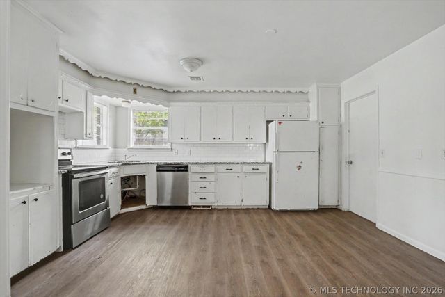 8512 E 24th Place, Tulsa, OK 74129