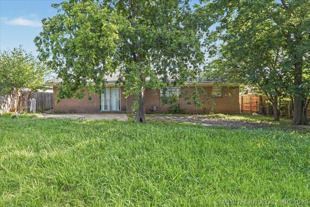 8512 E 24th Place, Tulsa, OK 74129