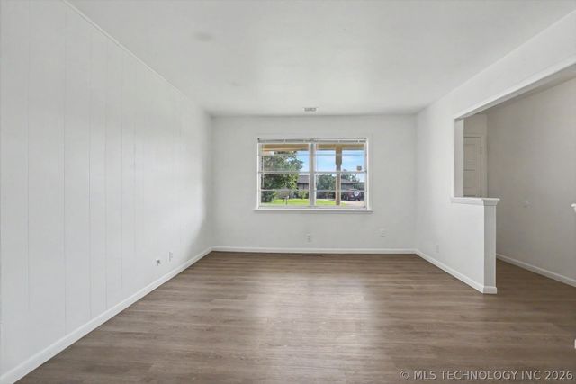 8512 E 24th Place, Tulsa, OK 74129