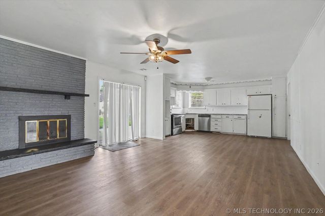 8512 E 24th Place, Tulsa, OK 74129
