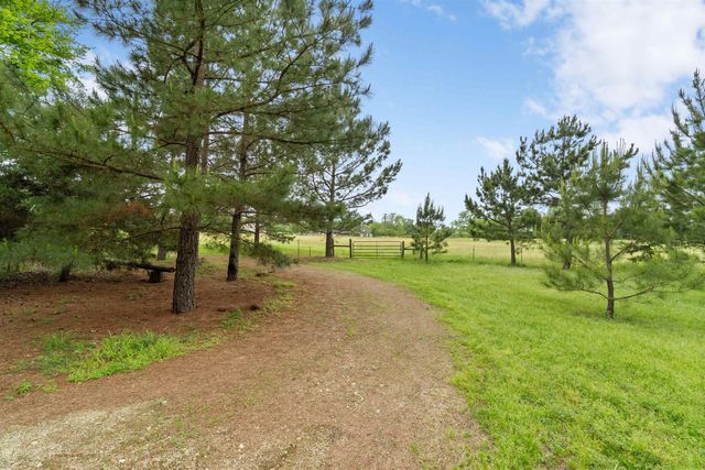 2300 Holly Road, Gilmer, TX 75644