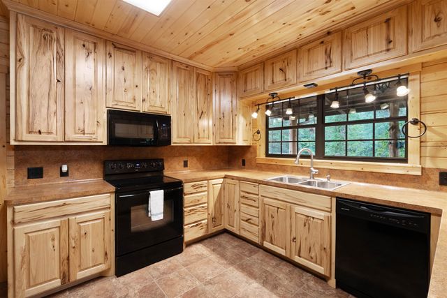 2300 Holly Road, Gilmer, TX 75644