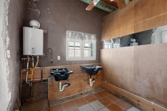 604 W Sanchez Street, Espanola, NM 87532