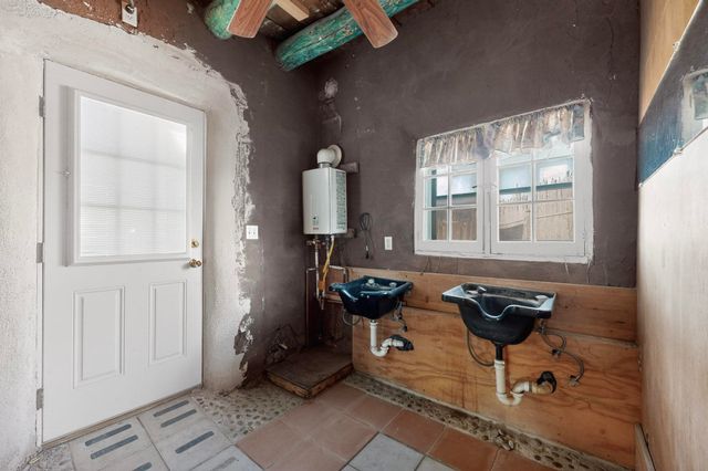 604 W Sanchez Street, Espanola, NM 87532