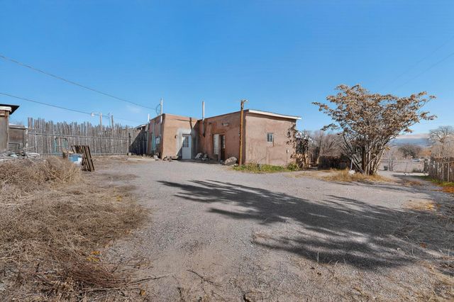 604 W Sanchez Street, Espanola, NM 87532