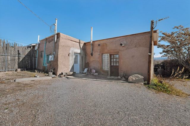 604 W Sanchez Street, Espanola, NM 87532