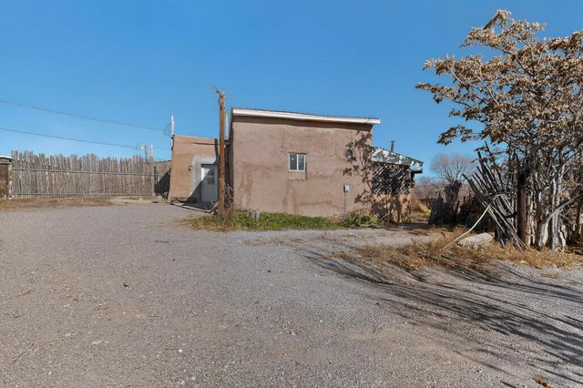 604 W Sanchez Street, Espanola, NM 87532