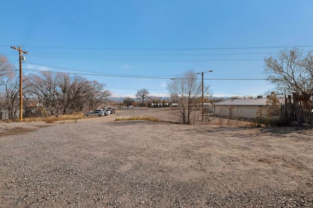 604 W Sanchez Street, Espanola, NM 87532