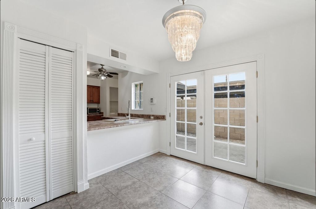 Image 10 of property listing at 1615 W VILLAGE Way, Tempe, AZ 85282