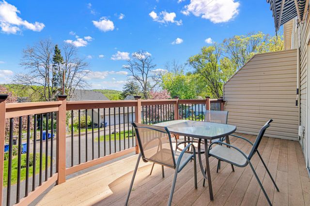 712 Stewart Avenue, Saint Paul, MN 55102