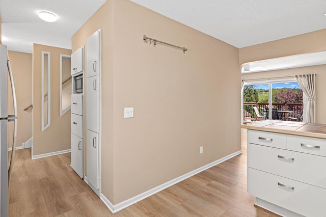 712 Stewart Avenue, Saint Paul, MN 55102