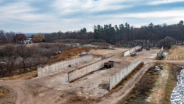 N5271 MADDEN ROAD, New London, WI 54961