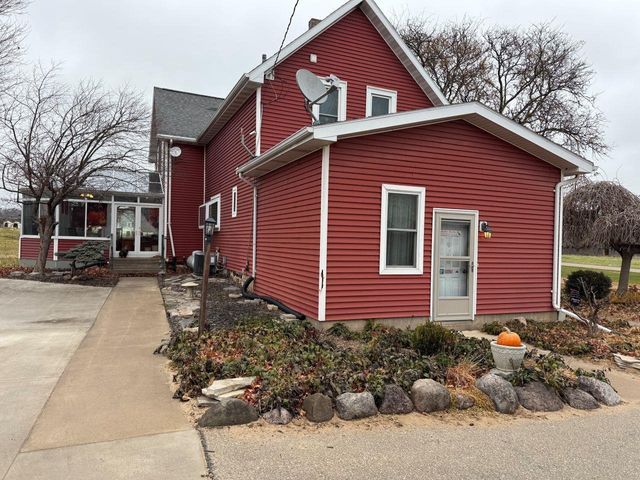 N5271 MADDEN ROAD, New London, WI 54961