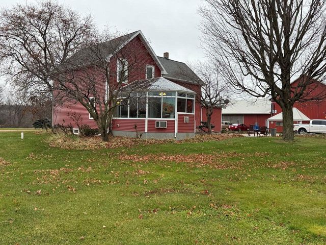 N5271 MADDEN ROAD, New London, WI 54961