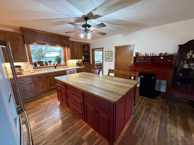 N5271 MADDEN ROAD, New London, WI 54961