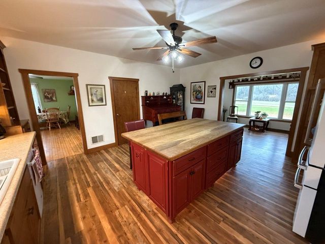 N5271 MADDEN ROAD, New London, WI 54961
