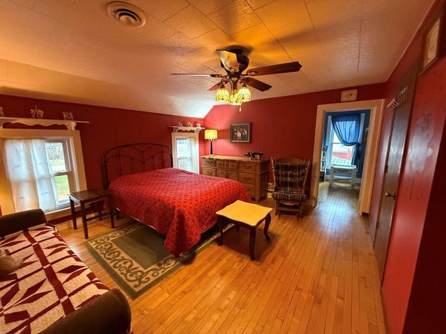 N5271 MADDEN ROAD, New London, WI 54961