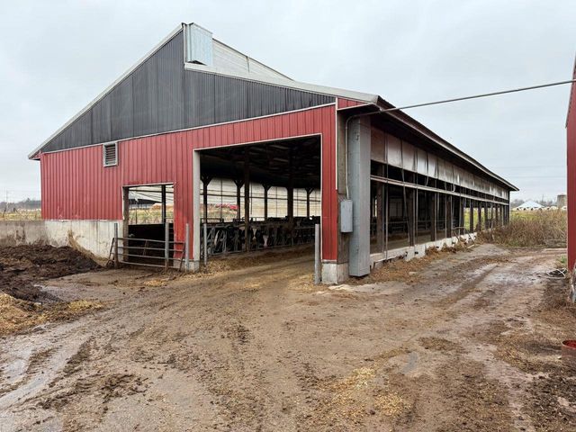 N5271 MADDEN ROAD, New London, WI 54961