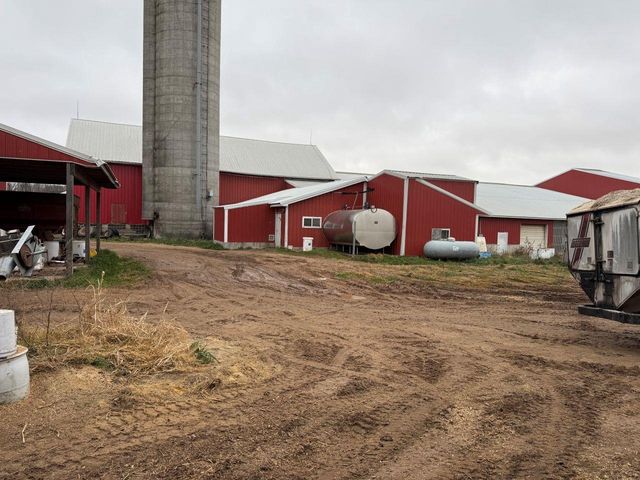 N5271 MADDEN ROAD, New London, WI 54961