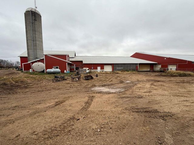 N5271 MADDEN ROAD, New London, WI 54961