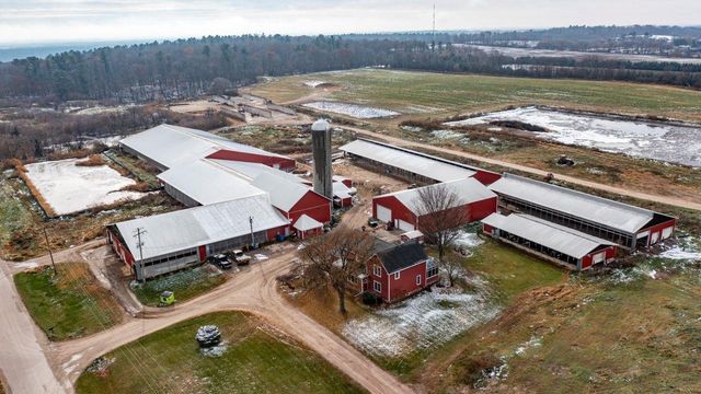 N5271 MADDEN ROAD, New London, WI 54961