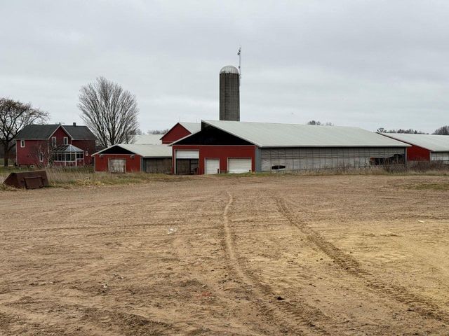 N5271 MADDEN ROAD, New London, WI 54961