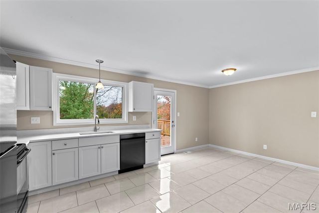 167 Birchleaf Drive, St Peters, MO 63376