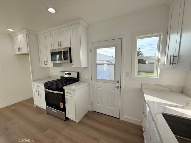 2513 Travers, Commerce, CA 90040