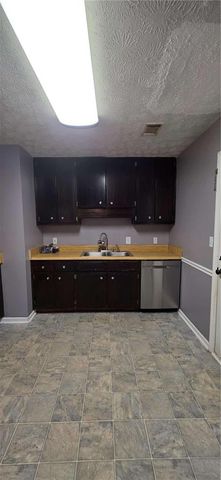 115 Grove Creek Drive, Locust Grove, GA 30248
