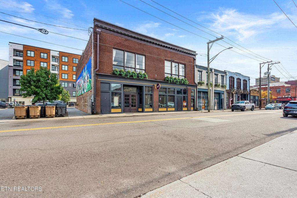 110 E Jackson Ave 1, Knoxville, TN 37915