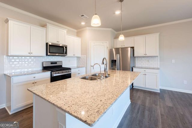 6872 Lake Overlook Lane, Flowery Branch, GA 30542