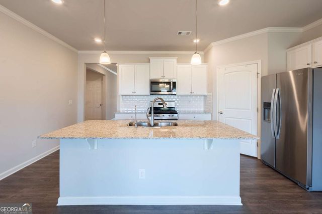 6872 Lake Overlook Lane, Flowery Branch, GA 30542