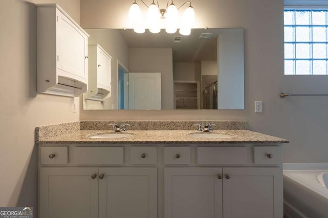 6872 Lake Overlook Lane, Flowery Branch, GA 30542