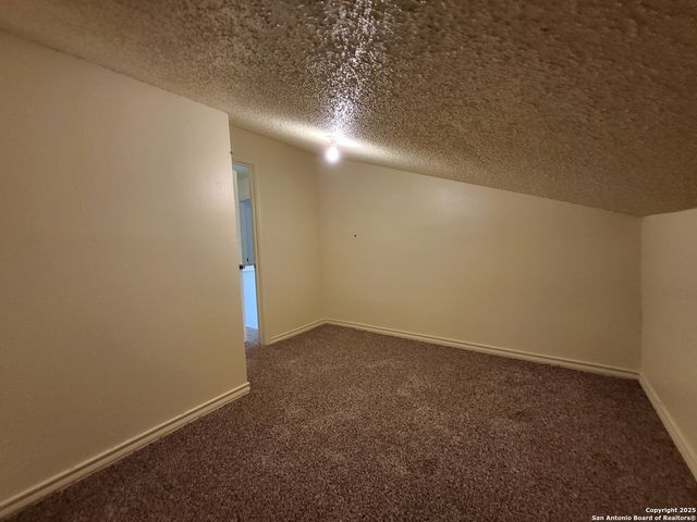 9940 Ardash Ln, San Antonio, TX 78250
