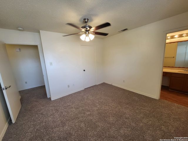 9940 Ardash Ln, San Antonio, TX 78250