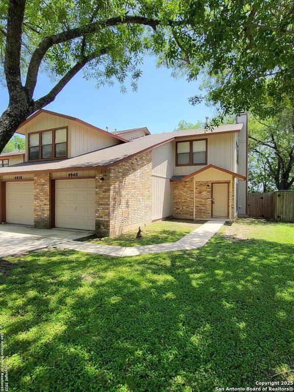 9940 Ardash Ln, San Antonio, TX 78250