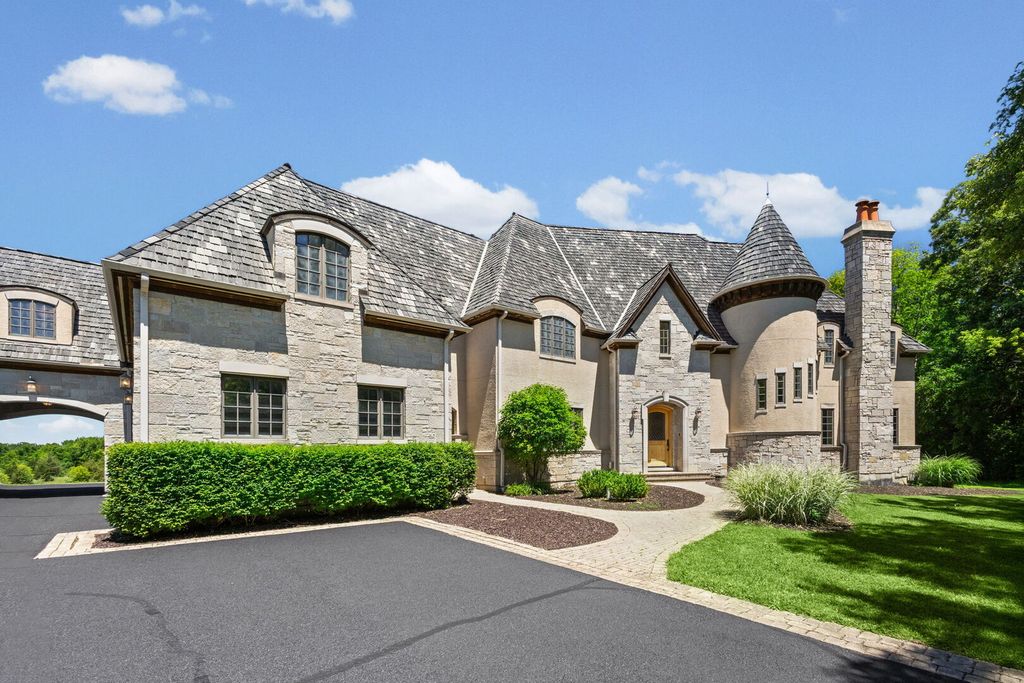 594-A N Plum Tree Road, Barrington, IL 60010 — photo 2