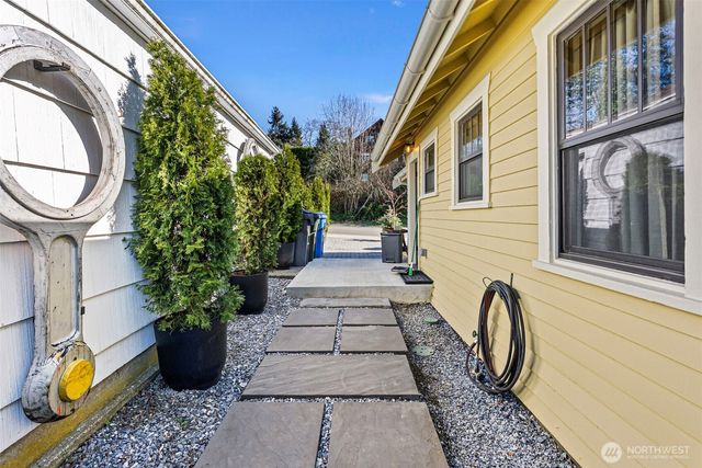 315 Steilacoom Street, Steilacoom, WA 98388