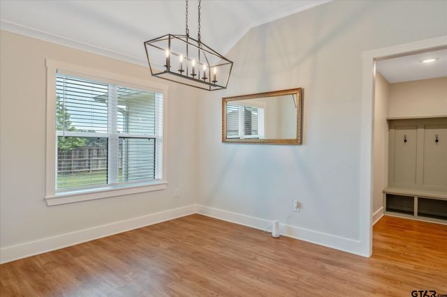 429 Laura Ln, Chandler, TX 75758