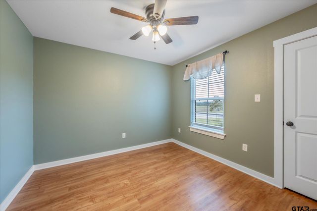 429 Laura Ln, Chandler, TX 75758