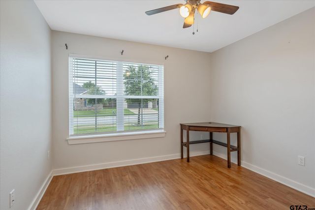 429 Laura Ln, Chandler, TX 75758