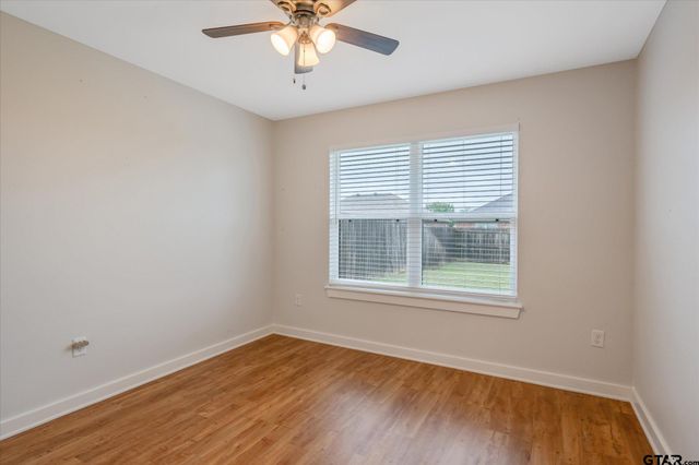 429 Laura Ln, Chandler, TX 75758
